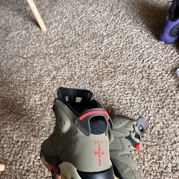 The Travis Scott x Air Jordan 6 - Picture 3 of 5